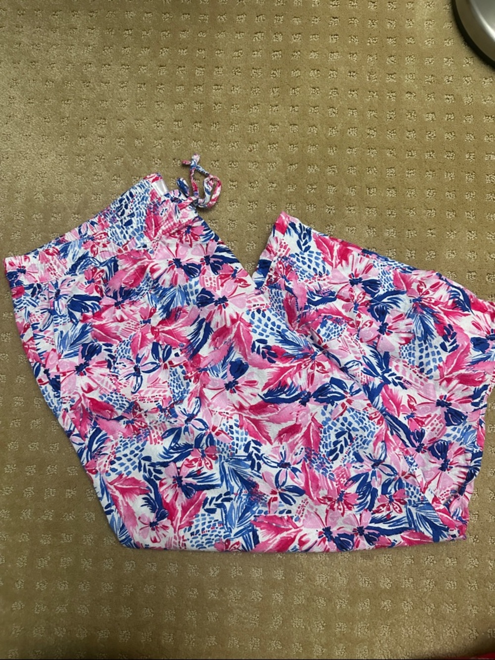 EUC summer wide leg capri with pockets!